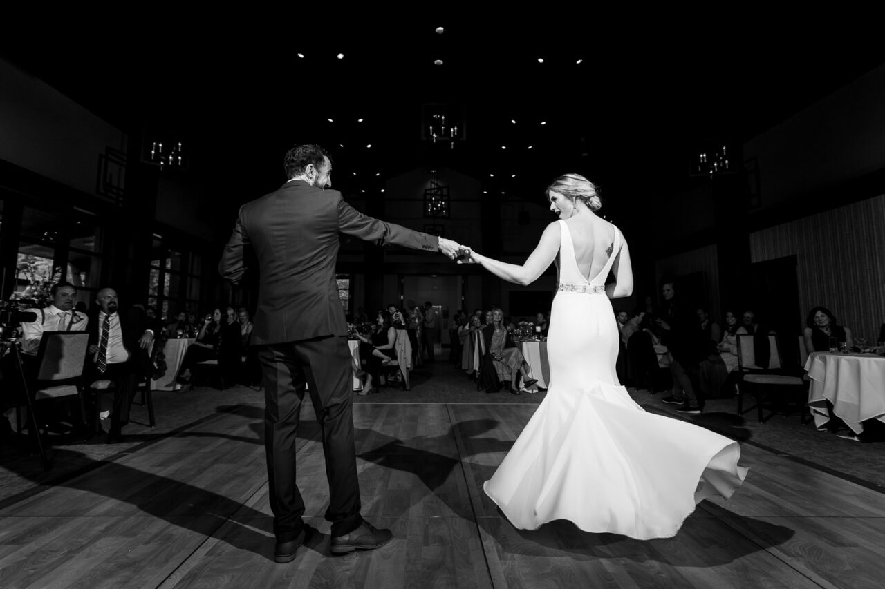 how to be a wedding photographer