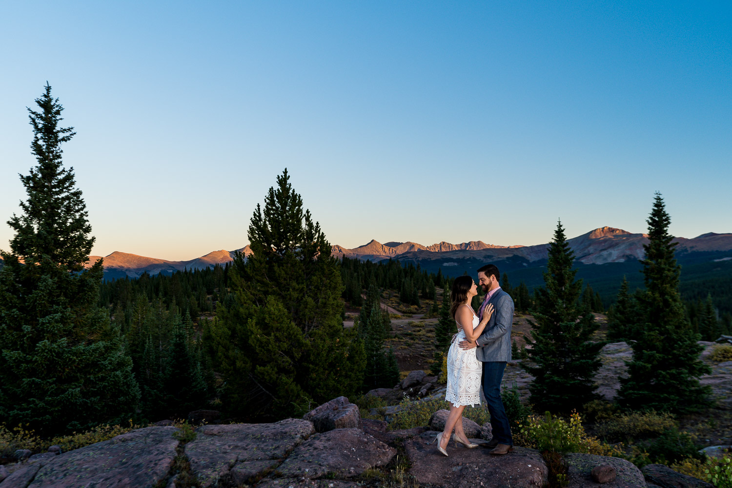 Outdoor Wedding Photography Lighting Tips